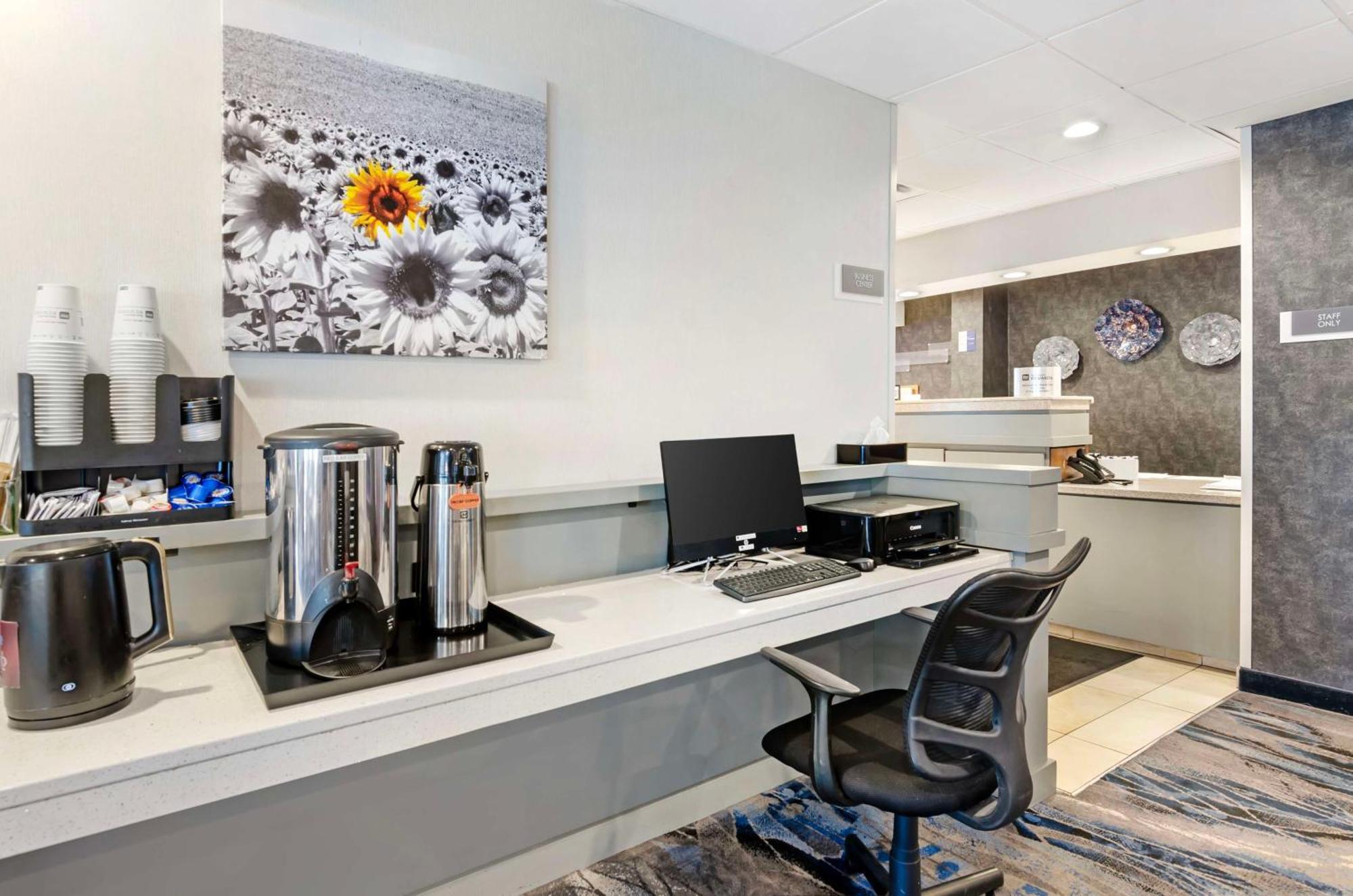 Best Western Plus Beckley Inn Buitenkant foto